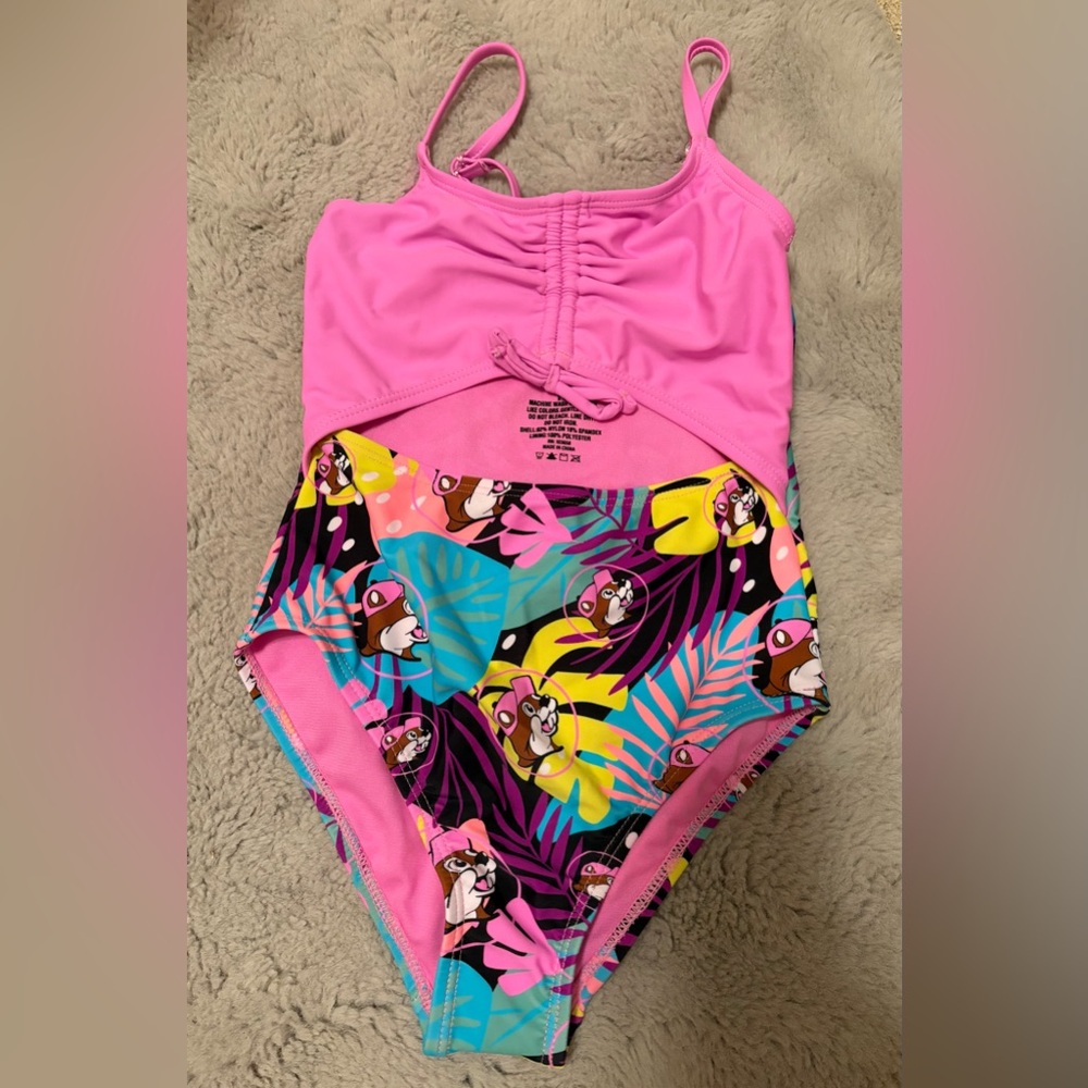 Buc-ee’s youth small swimsuit NWT